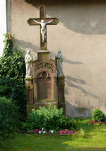 KreuzGegenueberDerSchule-klein-09